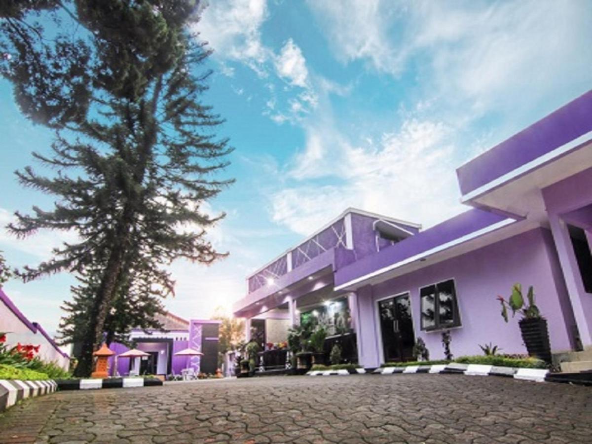 Hotel Signature Mandala Kencana Cianjur Exterior photo