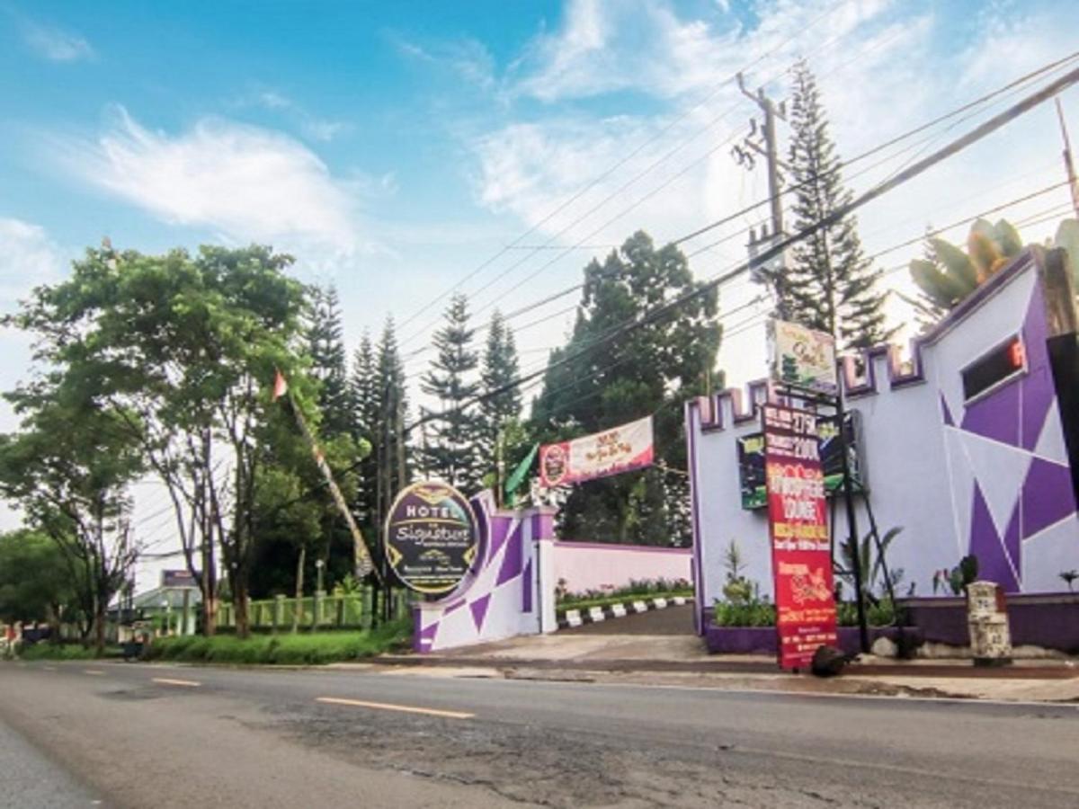 Hotel Signature Mandala Kencana Cianjur Exterior photo